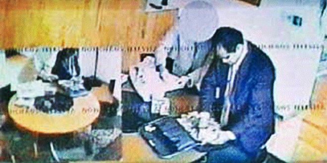 Frida García 🫂 (@muysufrida) on Twitter photo Un día como hoy pero hace 15 años, René Bejarano, secretario particular  de AMLO, era exhibido embolsándose millones de pesos que recaudaba para López Obrador #VideoEscándalos
Hoy Bejarano ópera los programas sociales del gobierno federal. Un día como hoy pero hace 15 años, René Bejarano, secretario particular  de AMLO, era exhibido embolsándose millones de pesos que recaudaba para López Obrador #VideoEscándalos
Hoy Bejarano ópera los programas sociales del gobierno federal.