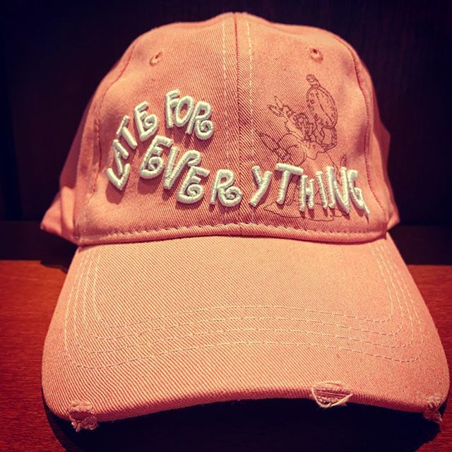 MousePlanet's tweet photo. Go ahead and tag a friend who should wear this hat! Invite them to follow @mouseplanet too!!! #disneysouvenirs #disneyshopping #disneyhats #lateforeverything #whiterabbit #aliceinwonderland #disneymerch #magickingdom #mainstreetusa #emporium #waltdisneyworld #photobyasd … https://t.co/jwhnwGaM6Z