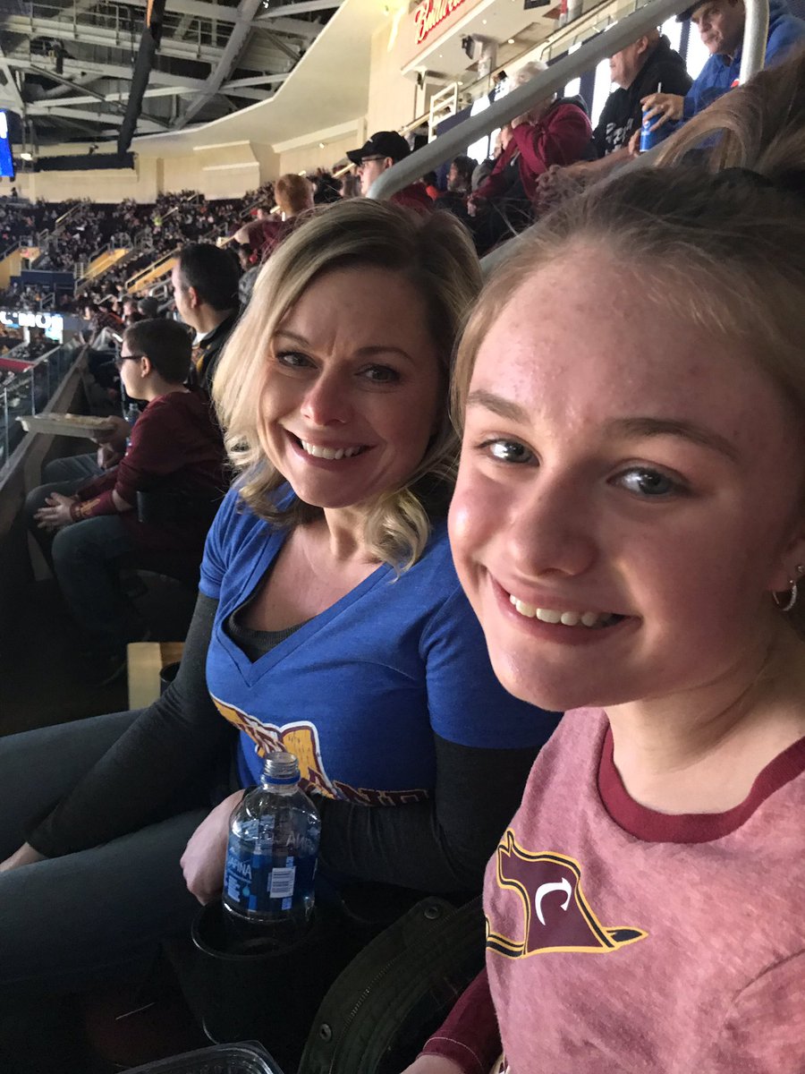 lblenda28's tweet photo. Gwen’s first cavs game!! https://t.co/c9sfEH1Cdd
