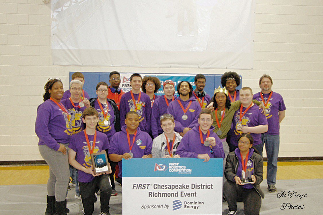 1CrystlNwtn's tweet image. Congratulations @Robotics3359 District Finalists.  I&apos;m proud of you&apos;re hard work!