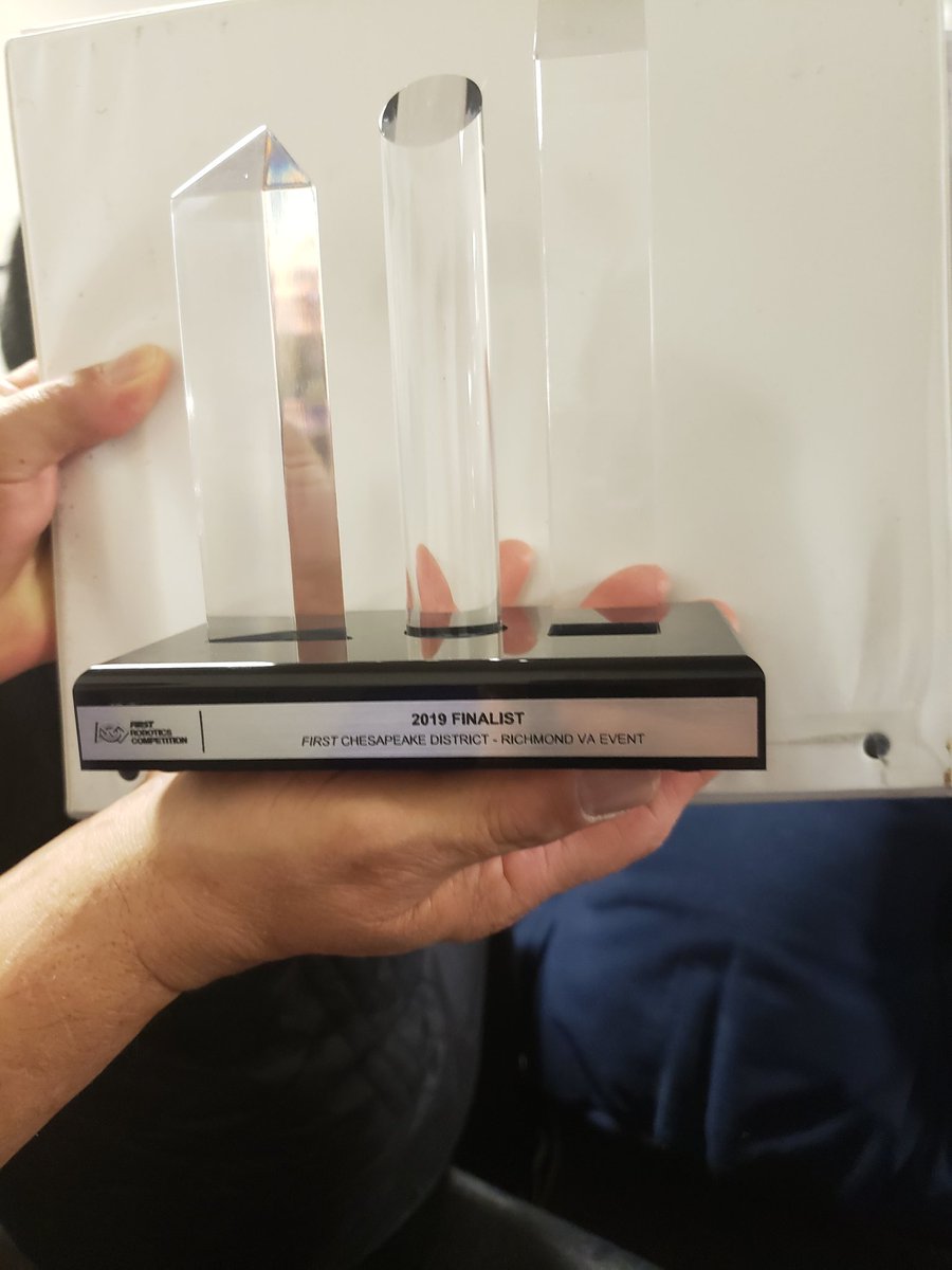 1CrystlNwtn's tweet image. Congratulations @Robotics3359 District Finalists.  I&apos;m proud of you&apos;re hard work!