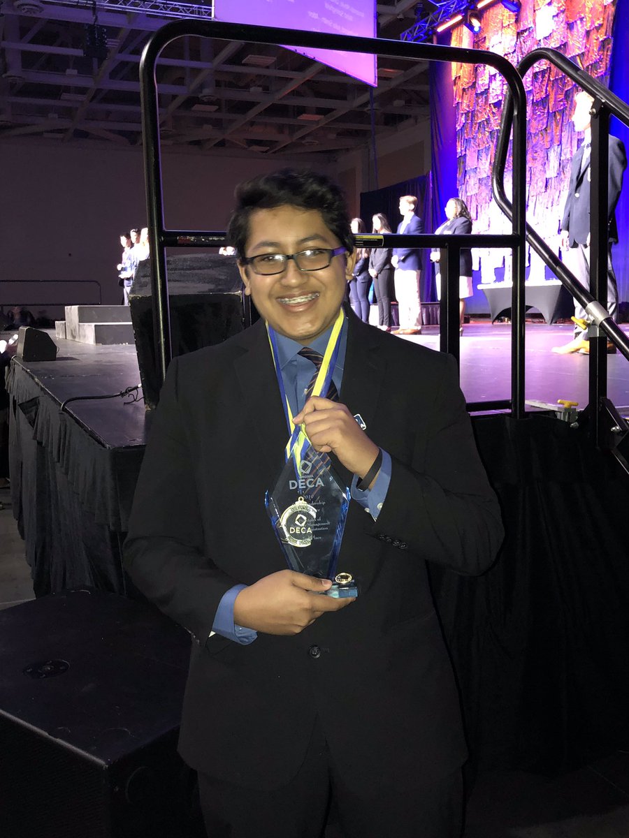 bwhsdeca's tweet photo. Congratulations to Ranai Kasibhatla on placing second in principles of business management (PBM)! 🧡💙 #BWhat #BDub #VASLC #DisneyBound https://t.co/qCkXS56AxE