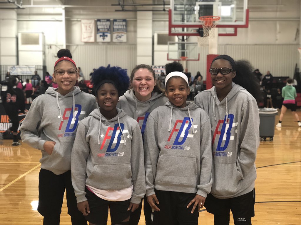 patten_skylar's tweet photo. Enjoyed the weekend at the Get Me Recruited Hot 100 Middle School Girls Basketball 🏀 Event in Raleigh. Thank you to all the Coaches and Staff who poured in to us this weekend. Enjoyed getting to watch my friends play too. #fbcbouncenation #ugmswolverines #getmerecruited https://t.co/Wd1e9rUHzT