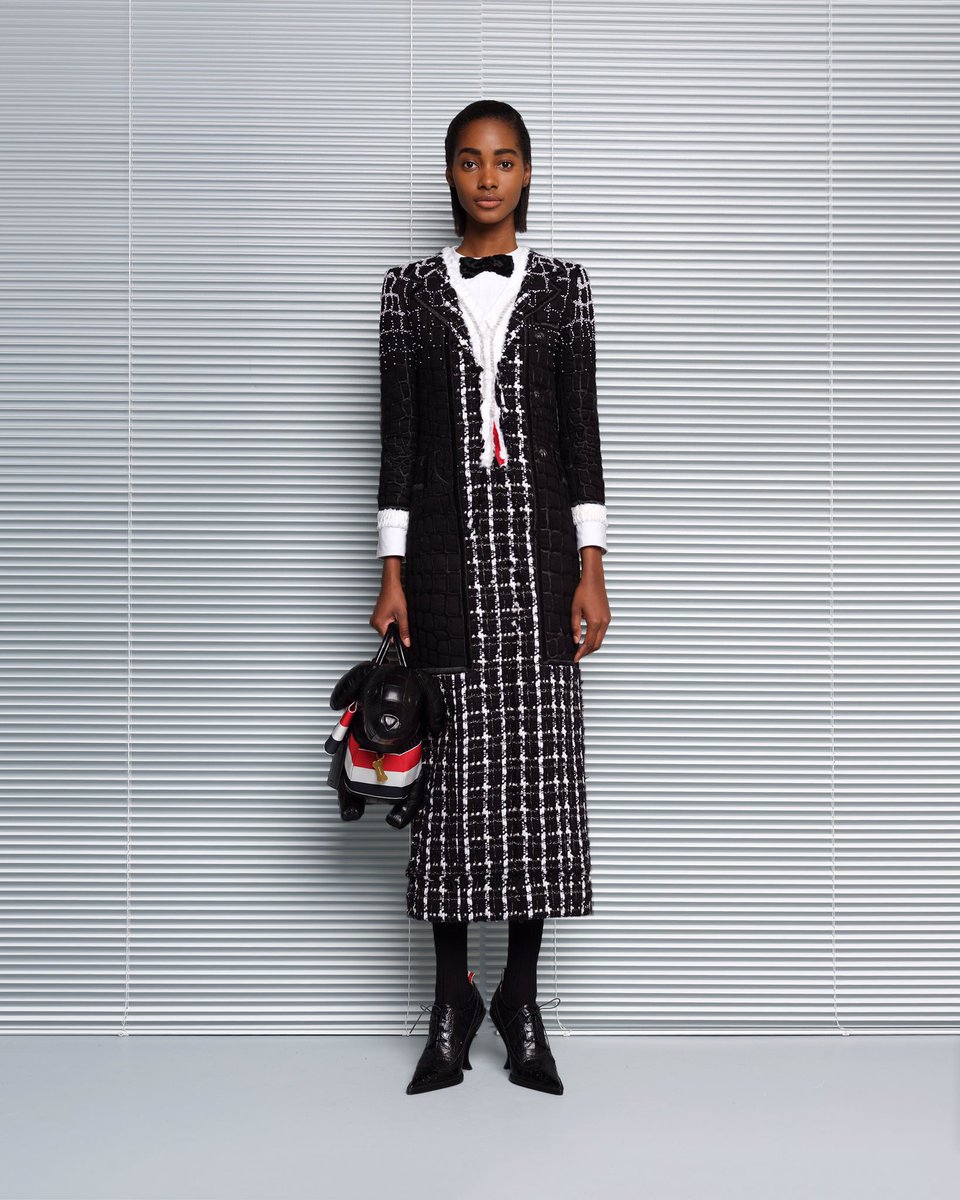 ThomBrowne's tweet photo. ... frayed chiffon fantasia ...
women's fall 2019
ph: #thomasgoldblum
beauty: #markcarrasquillo
hair: #eugenesouleiman
choreography: #nianfish
casting: #adamhindle
production: #backofthehouse
#thombrowne #thombrownefw19 https://t.co/Me5rBiDeRG