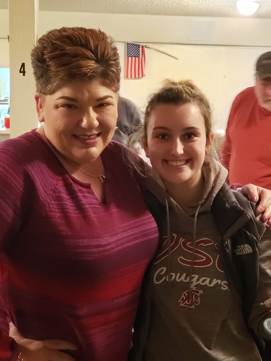 DrLizEdD's tweet photo. Love the small town life at the 66th Annual UnionTown #sausagefeed. Great #gocougs volunteering their time for their community. #imfull #milehighlemonmeringue #stuffedfull https://t.co/6Yf3PsNnRl