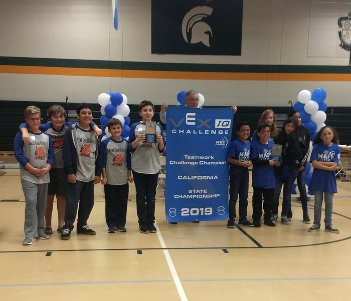 HesperiaUnified's tweet photo. Congratulations to Maple Elementary for earning the opportunity to compete at the World Championship for Vex Robotics! #mapleRoars #IMPACTtheFutureHUSD #tellthestory #vexrobotics #champions https://t.co/0lj7RR7mEs