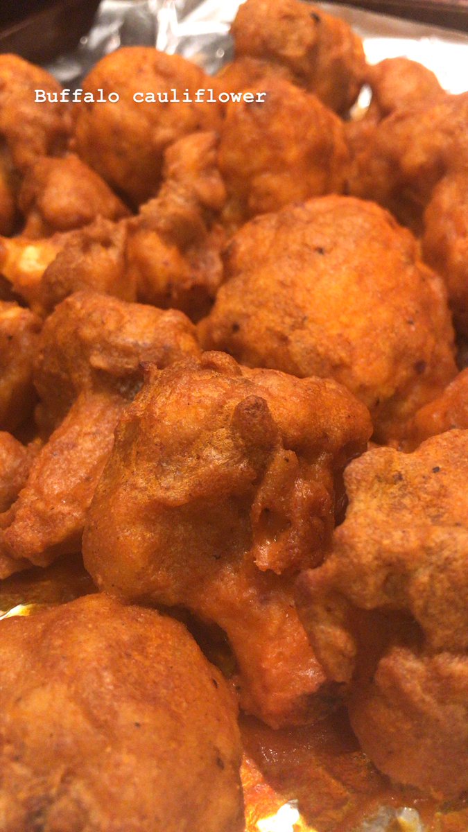 Really don’t know why I waited so long to have buffalo cauliflower...... truly deserves all the hype it gets