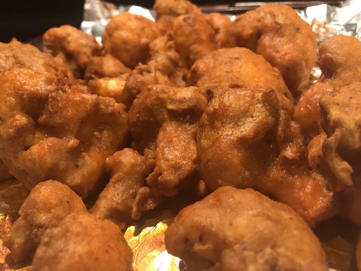 Really don’t know why I waited so long to have buffalo cauliflower...... truly deserves all the hype it gets