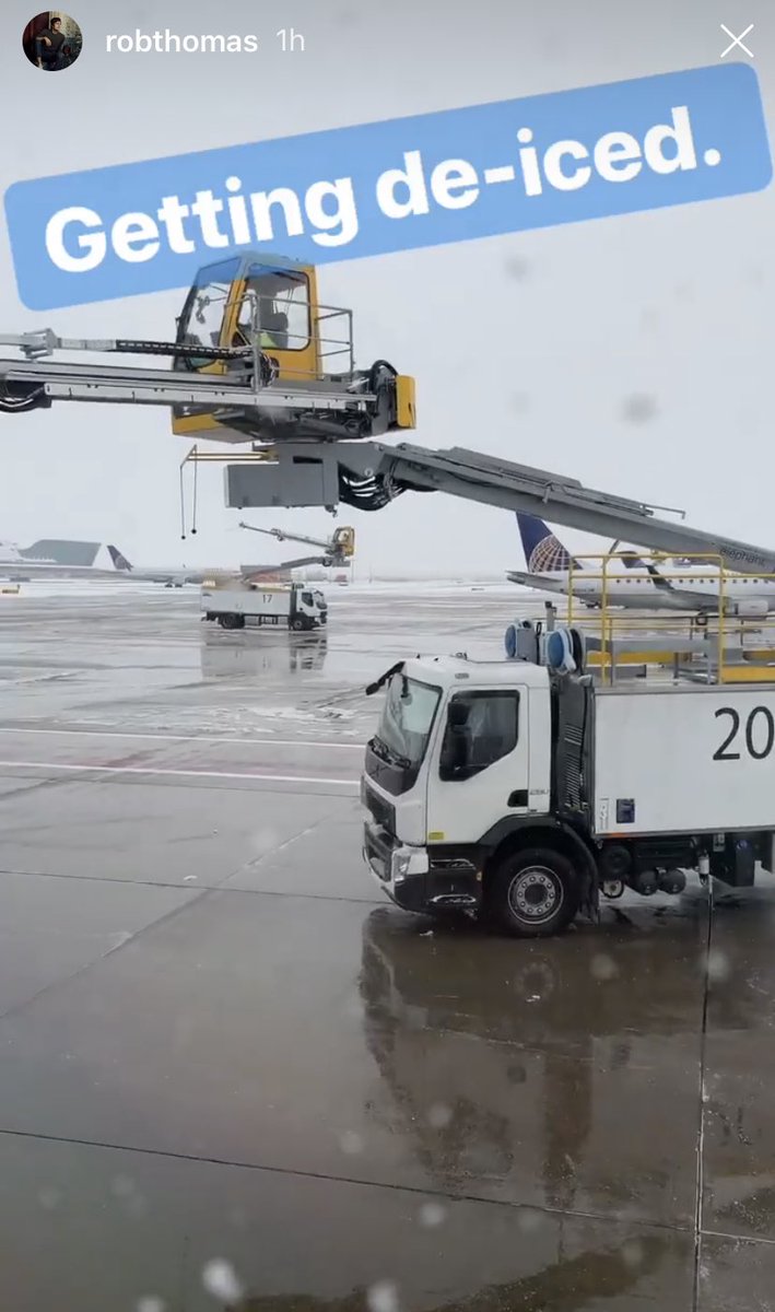 nkn03's tweet image. @ThisIsRobThomas safe travels ✈️💛 #found20