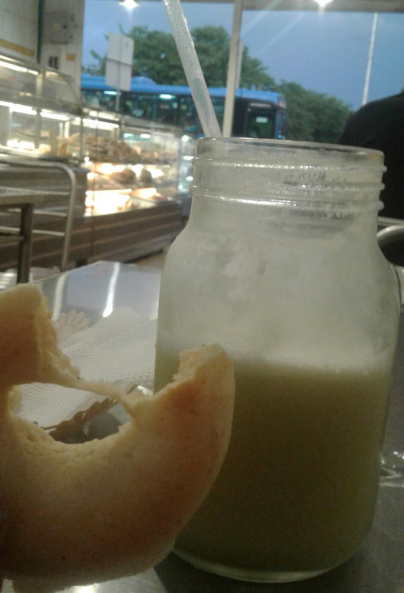 Edullano's tweet image. #JugodeLulo frío y #Pandebono caliente. De lo mejor de #CaliCo #AmoCali #TodoBello #VidaRica