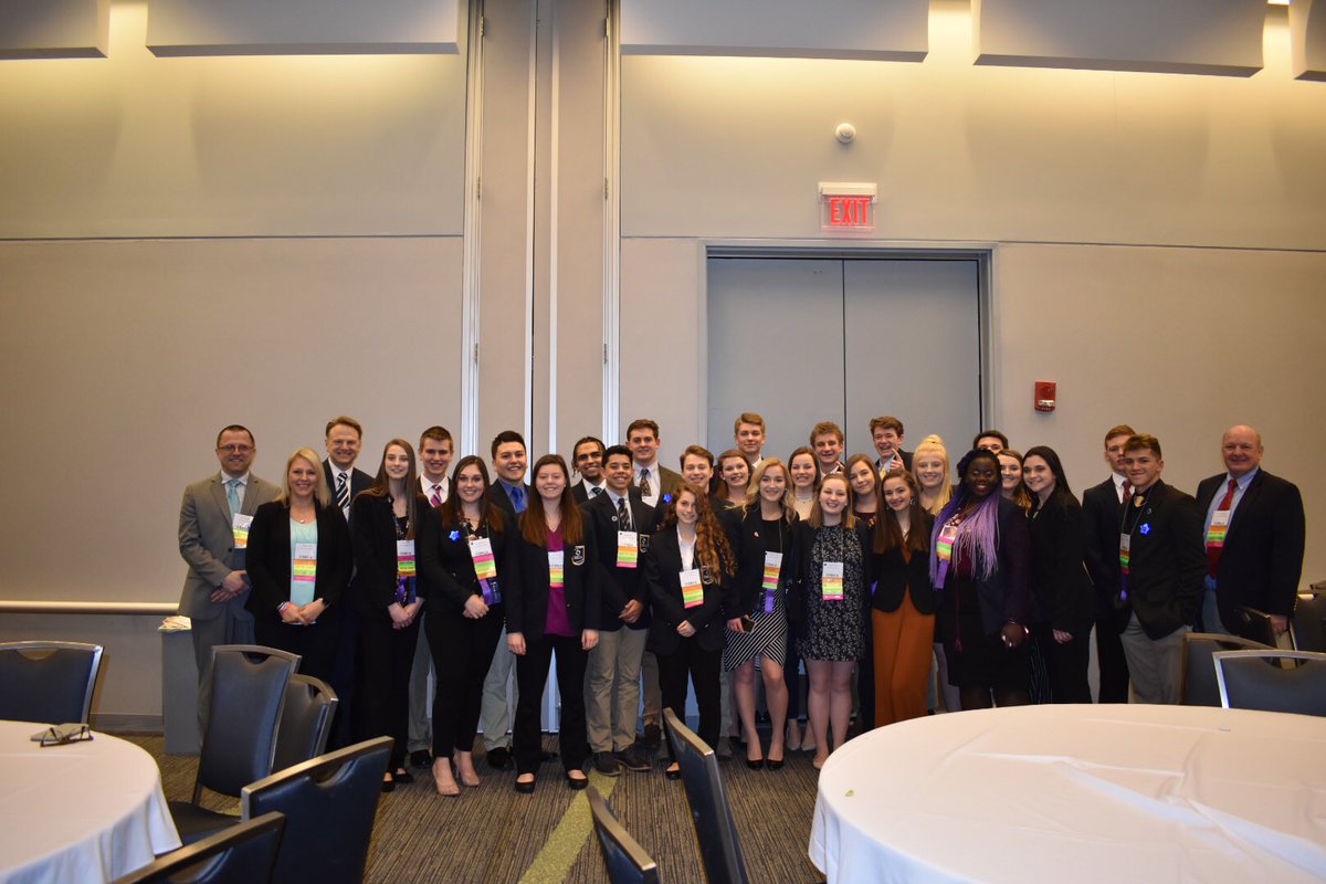 tahs_deca's tweet photo. We had such a fun weekend in VA beach for #VASLC !! Congratulations to Hannah Hirtriter, Cameron Tutwiler, and Aaron Young for making it to ICDC and congrats to all the competitors for doing such a great job! https://t.co/fnb7uWFj85