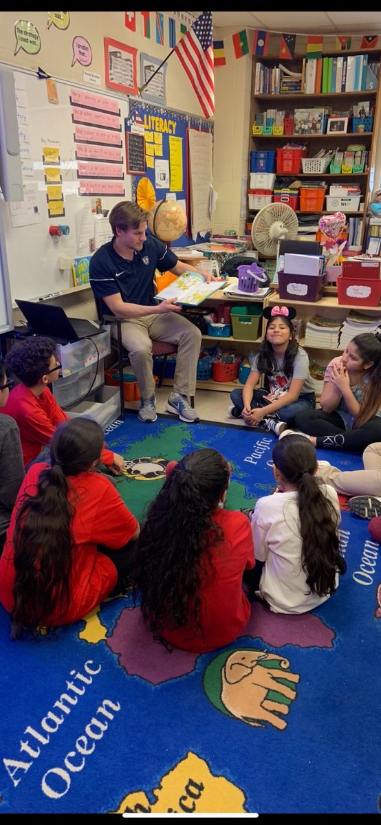 nwsbobcats's tweet photo. Thank you ECSU for reading to our NWS students! ⚽️📚@ECSUMensSoccer @WindhamSchools https://t.co/VrKhkHxSB3