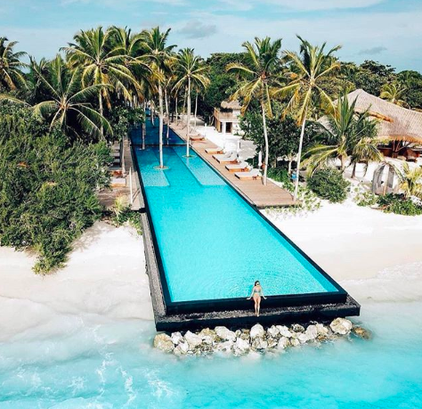 slixir's tweet photo. A Monday morning day dream ๐๐ญ If you're flying with Jet2 anytime, keep your eyes peeled! We're featured in the in-fight shopping magazine and SLIXIR is the perfect product to keep your manicure lasting all holiday โ๏ธ
#SLIXIR #jet2 #mondaymood #luxurybeauty #nailsofig #beauty https://t.co/S4AVaR8p5M
