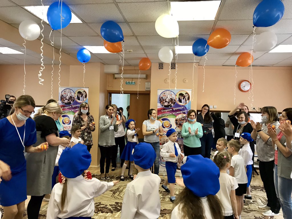 #СтажировкаЗеленогорск2019 Ирины Владиславовны Хаустовой стартовала, объединив стажёров #Зеленогорск #Снежинск #Новоуральск #Железногорск под зорким оком средств массовой информации #ТВИН и #Юнкорр #АтомТВ #ИскоркиЭмоций + #ТопорДровосека из притчи ведущего стажировки-интригующе)