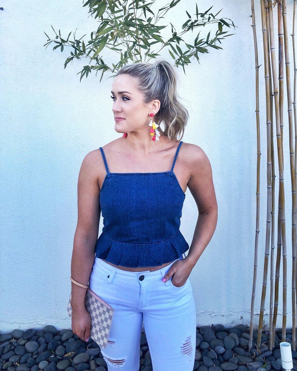 londonrjackson's tweet photo. Ok, but for real. Don’t think I’ve ever been more ready for spring!🌸 Who else?! 
My top is less than $40 and my tassel earrings are only $15!!🙌🏼 // Shop it here: https://t.co/Cf1ftohVDn #liketkit  #springfashion #springstyle #tasselearrings #denimtop #croptop #whitejeans https://t.co/knoM9MUTaF