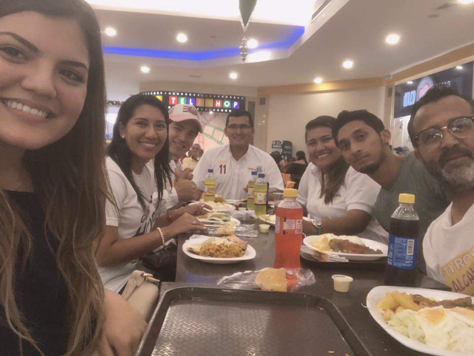noeyoli's tweet photo. Luego de la sesión fotográficas por el mes de noviembre del año 2018...Los conocí
Un equipo con ganas de hacer todo diferente para #Daule
#Proyectos #cambios #masterado #asesores #imagen #socialmedia
@TyroneBajana #soyUCJC https://t.co/r4ZhN0BxfU