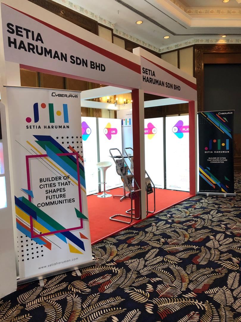 SetiaHaruman's tweet photo. Yes, that's our very own YB @GobindSinghDeo giving the opening address. Do keep an eye out for more conferences like this one where tech industry leaders meet to share ideas on moving Malaysia forward.
#setiaharuman #cyberjaya #internet #smartcity https://t.co/lCMFLzGvtw