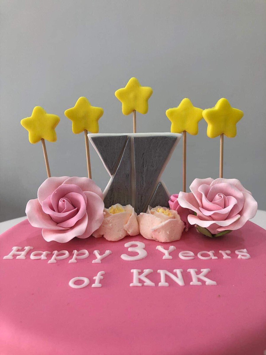 tinkerbellnyc's tweet photo. A better photo of the cake we prepared for #3yearsWithKNK! The members of our account directly contributed to the making of this. Super grateful @KNKOfficial220 enjoyed it. Thank you to the KNK staff and @_mymusictaste staff for making this happen! #KNKinNY https://t.co/XlsiRf4KLK
