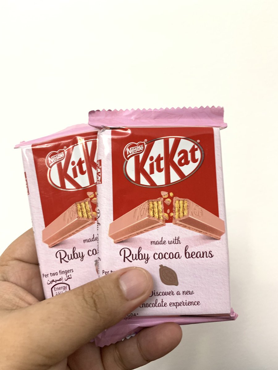 wonderroanne's tweet image. Ugh, my diabetes is shookt. The legendary pink chocolate is so damn good. It’s not strawberry flavored. It’s seriously cocoa. 😋 #kitkat #rubycocoa