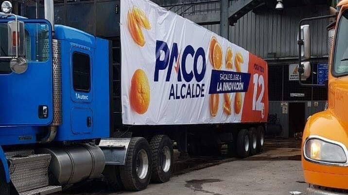 QuitoConLuisa's tweet photo. Publicidad de @PacoMoncayo en los camiones de basura del Municipio. ¿Aún les quedan dudas de que Paco es Rodas? El Pacto es clarísimo. Moncayo es el continuismo, ineficiencia y corrupción de @MauricioRodasEC. Tú eliges Quito https://t.co/0lFNTxbsJw