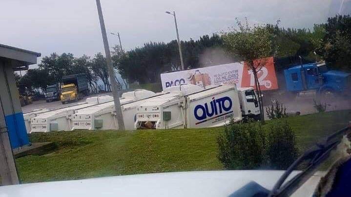 QuitoConLuisa's tweet photo. Publicidad de @PacoMoncayo en los camiones de basura del Municipio. ¿Aún les quedan dudas de que Paco es Rodas? El Pacto es clarísimo. Moncayo es el continuismo, ineficiencia y corrupción de @MauricioRodasEC. Tú eliges Quito https://t.co/0lFNTxbsJw