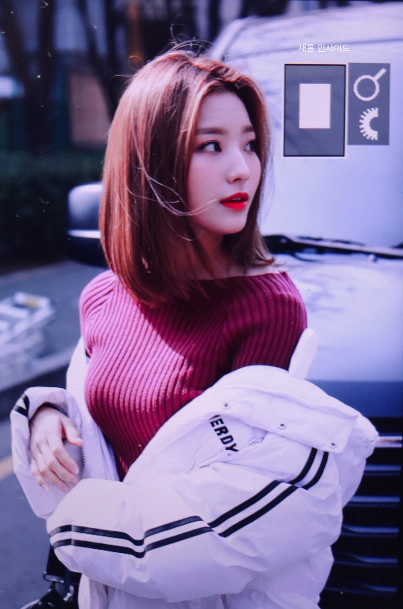Natthaha's tweet photo. คำว่าสวยสะกดแบบนี้นะ “อีแซรม” จบนะ
#TweetBestFandom
#TeamFromis9
#fromis_9
#SoompiAwards
@realfromis_9 https://t.co/L80NWQbLRy