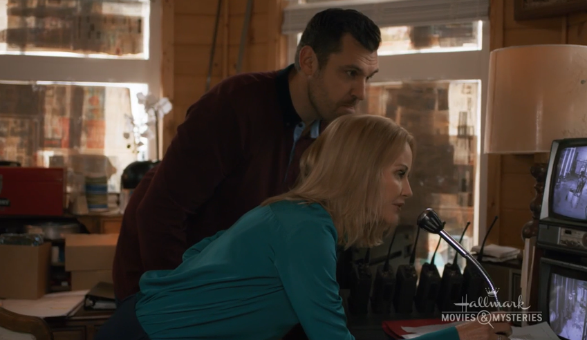 HallmarkiesPod's tweet photo. Eileen and Chuck are my favorite by far #sleuthers #hallmarkies #chronicleMysteries #vinesthatbind https://t.co/LcDk2QlexQ