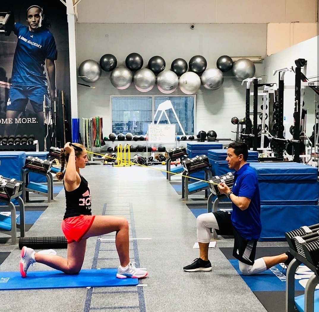 ostapenkotoday's tweet photo. Aļona training with Yutaka Nakamura at the IMG Academy in Florida, who's worked with Maria Sharapova! #TrainingPenko 💪😊🎾 (📷: yutakanakamura_, imgatennis) https://t.co/TxI7MIRD4U