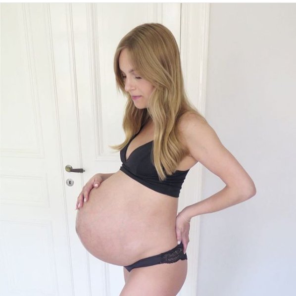 Gloryhole titfuck petite preggo