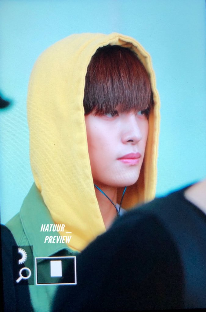 20001010net's tweet photo. 190304 CSX出发

#YANGYANG #刘扬扬 #양양 
#WayV #WeiShenV #威神V https://t.co/dT8v4C1Z1p