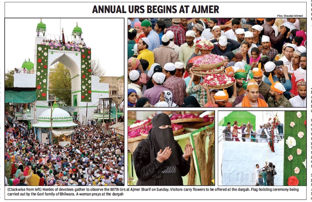 ajmerdargaah's tweet photo. The annual urs of Dargah #Ajmer begins with the hosting of a flag atop Bulund Darwaja located in the holy shrine. Photo courtesy: The Times of India. https://t.co/6pFZLjK8bJ