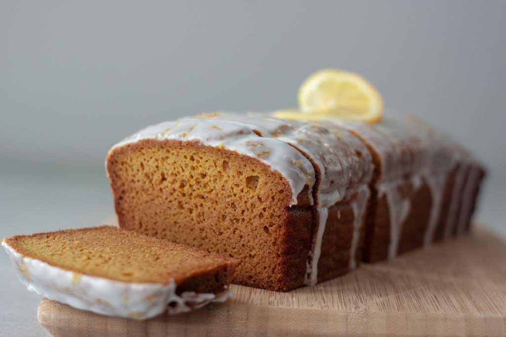 When Life Gives You Lemon Loaf, it will brighten your day! #glutenfree #dairyfree #MondayMotivation awhiskandtwowands.com/when-life-give…