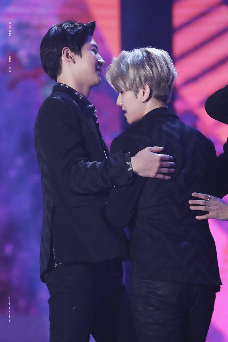 ขอพูดอะไรที่น่ารัก ๆ หน่อยเถอะ 'แบคฮยอน' 백현이💜 tweet media