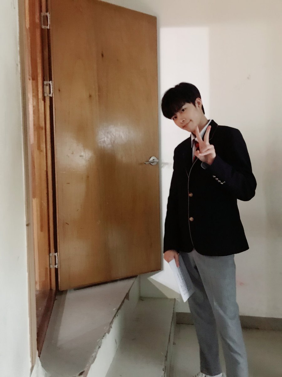 CUBE_YOOSEONHO's tweet photo. [📸] 20190304 @ 한림예술고등학교 입학식

오늘 한림예고 입학식의 사회를 맡은 선호선배의 모습을 깜짝 공개합니다🤗 새로운 시작을 하는 3월! 선호도 팬 여러분도 모두모두 화이팅!💛

#유선호 #YOO_SEONHO https://t.co/CjdDqMRsiX