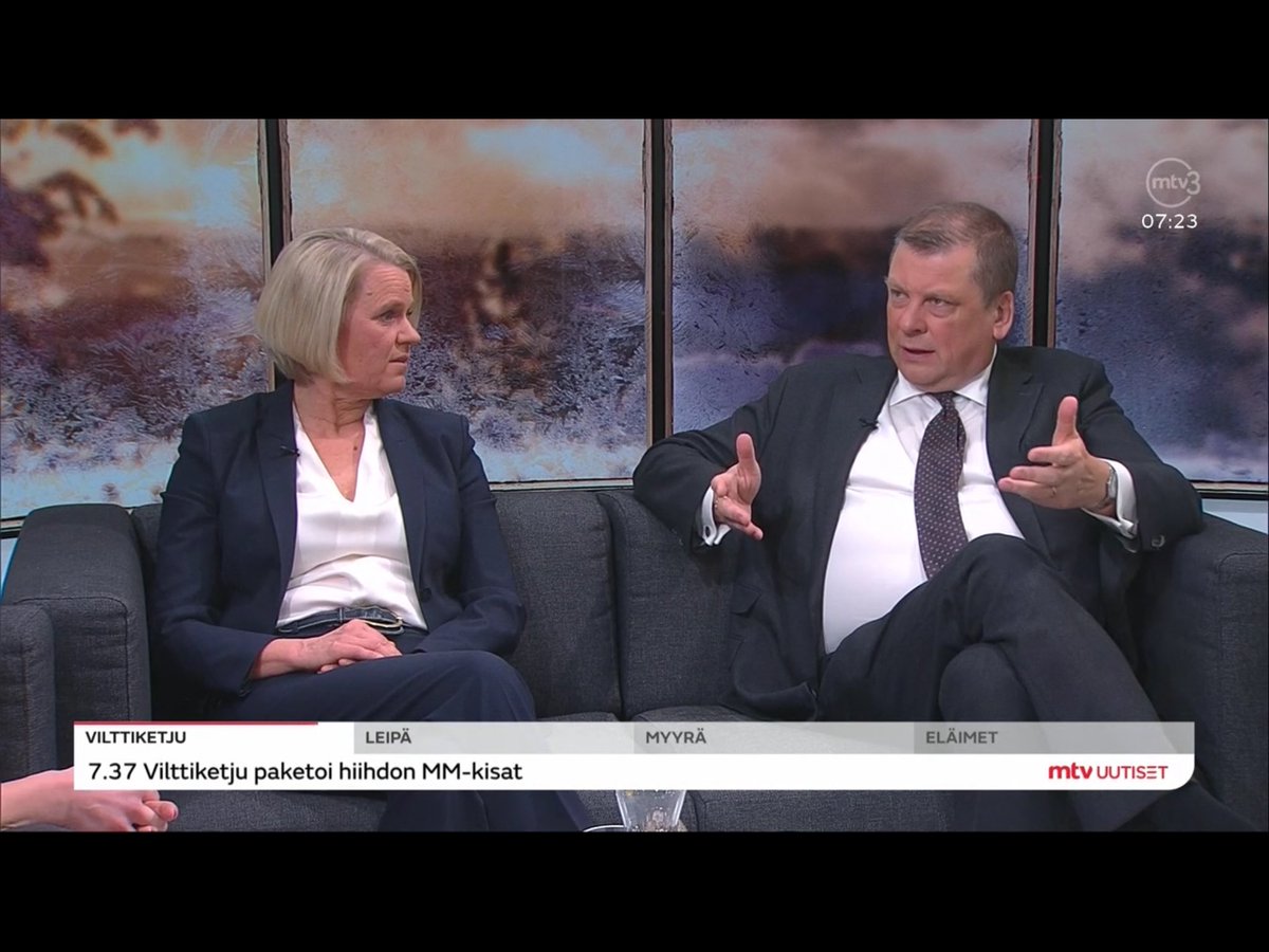 EK:n ⁦<a href="/IlkkaOksala/">Ilkka Oksala ✝️ 🇫🇮🇪🇺🇺🇦</a>⁩ Myös isien on otettava vastuuta lasten hoitamisesta. Siksi #perhevapaauudistus - miehet käyttävät nyt vain vapaasti valittavista vapaista 2 prosenttia. Samaa sanoo Finavian henkilöstöjohtaja ⁦<a href="/kaarinaSoik/">Kaarina Soikkanen</a>⁩ ⁦@MTVHuSu⁩