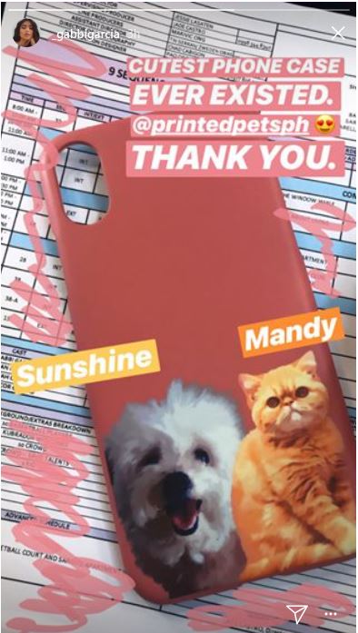 PrintedPetsph's tweet photo. Look how happy Gabbi Garcia's Mandy and Sunshine are! 🐶♥️

We print your pets in items you use everyday! To order, visit https://t.co/5vwhzp64ta.

#PrintedPetsPH
#PetsPH https://t.co/gZih394fPl