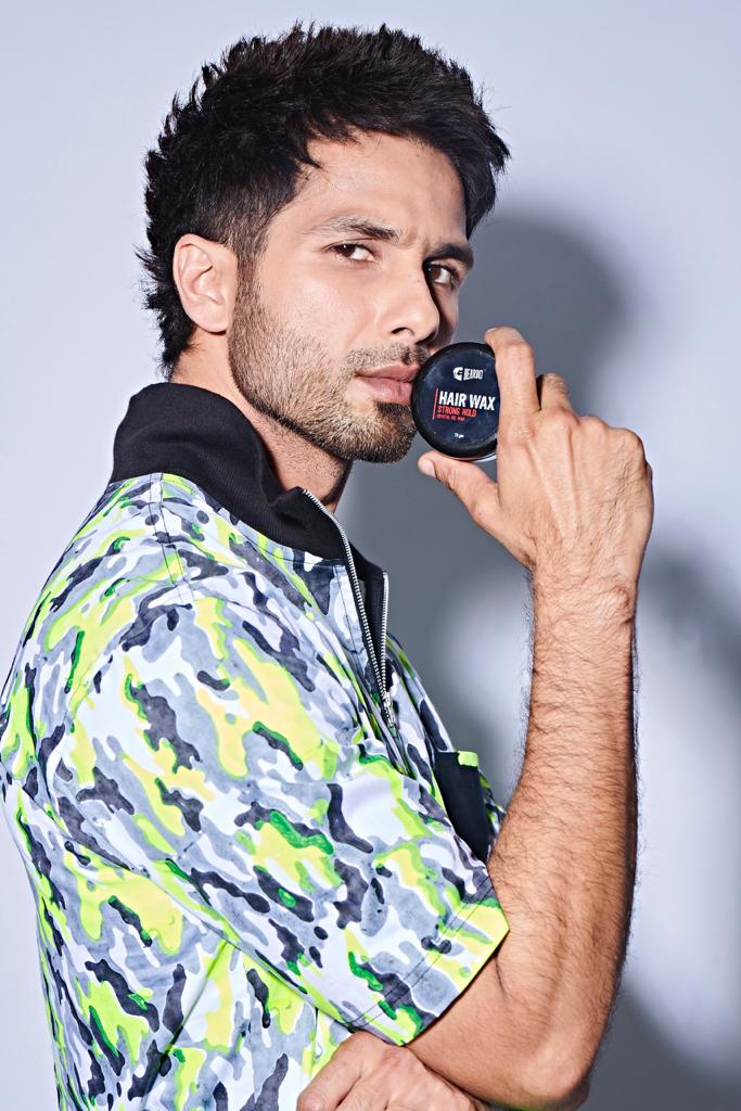 Shahid Kapoor flaunts his new hair style. News Photo - Getty Images