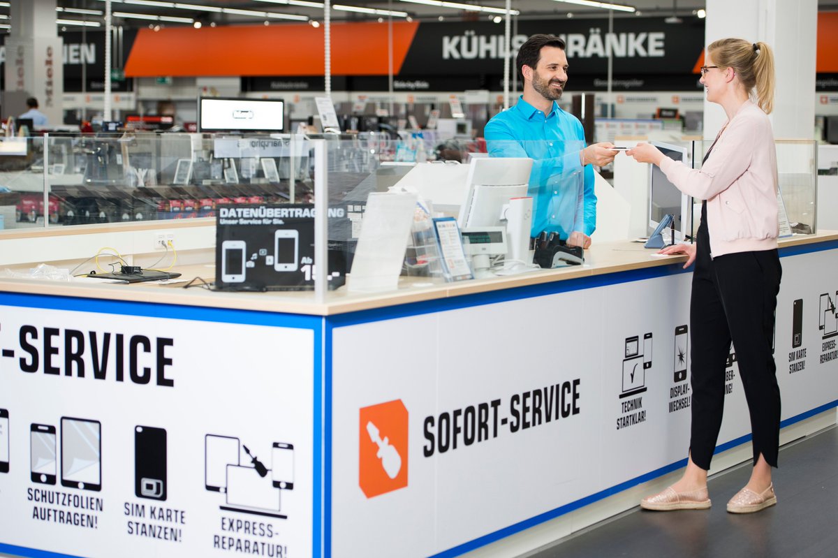 MediaSaturn_CN's tweet image. Smartphone &amp;amp; Co. machen schlapp? Beim Sofort-#Service von @SaturnDE gibt’s die schnelle #ErsteHilfe für #smarte Geräte. Repariert wird ganz ohne Terminvereinbarung und innerhalb von 1-2 Stunden! mediamarktsaturn.com/press/press-re…