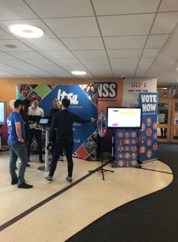 Voting is now open!

Have your say on who should be YOUR President and Vice-President by voting at ltsu.co.uk/evoting_electi…

OR by heading to the atrium to vote and spin the Wheel of Destiny to claim your free prize!
