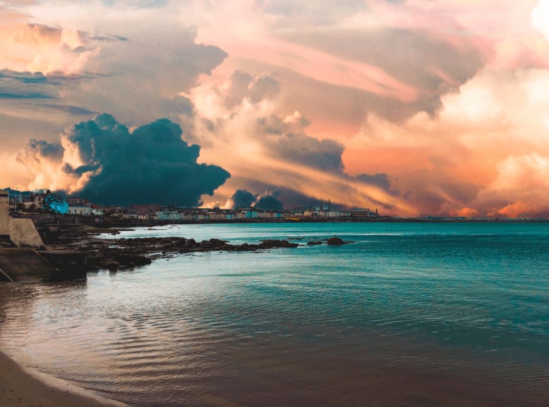 South Dub vibes <3 <3
#southdublin
#Dunlaoghaire
#orangesky
#blue
#firestarter
#dublin
#ireland
#ocean
#agameoftones
#photography
#digitalphotography
#love
#potd
#nature
#beautiful
#iPhonephotography 
#NationalGeographic 
#lensbible
#killyourcity
#sandycove
#goldcoast
#retweet