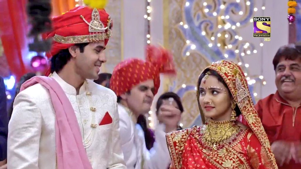 SAMEER SANG NAINA HO HI GAYA!"Naina teri saathi hai aur humesha rahegi"They lived their most cherished dream of being each other's in every sense, becoming Man & Wife from lovers erasing all questions from their relation & proving 'Love conquers all' #YehUnDinonKiBaatHai