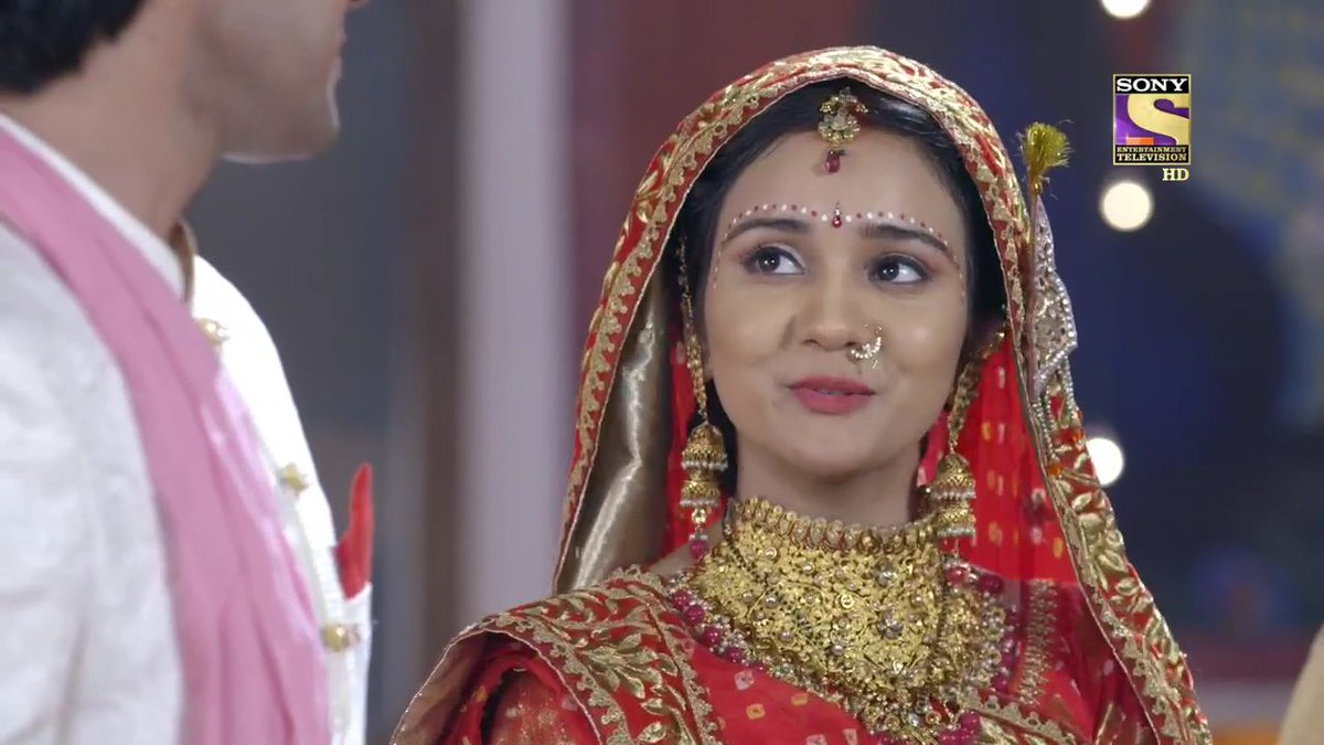 "Jyon suraj mei roshniJyon nadi mei neerSada sang rahe Naina aur Sameer"Spending her life as Sameer's wife was her dream & she finally embarked on it only wishing Sameer to always remain inseparable from her & being the guide & light of her life. #YehUnDinonKiBaatHai