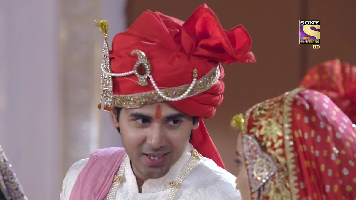 "Tota bolaSunri meri mainaKhushkismat hai SameerJisse mili hai Naina"Two lines & Sam defined his life. He can never have enough of letting her know how lucky is he to have her, how special is she who has given him a home & loved him like none before. #YehUnDinonKiBaatHai