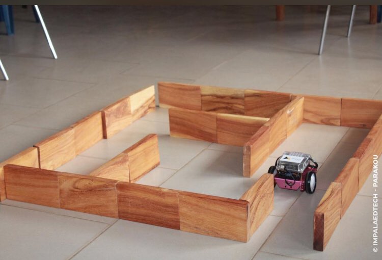 larissa_towanou's tweet photo. A cette heure lundi passé, nous débutons l’un des tournois les plus innovants jamais organisé au #Bénin. Ce fût une belle expérience de vie. Ce que je retiens,le rêve est permi « la #Revolution #numérique » ce sera pas sans nous. Merci @ImpalaEdTech, @ImpalaBridge, #TechEducators https://t.co/a54sPtOfaL