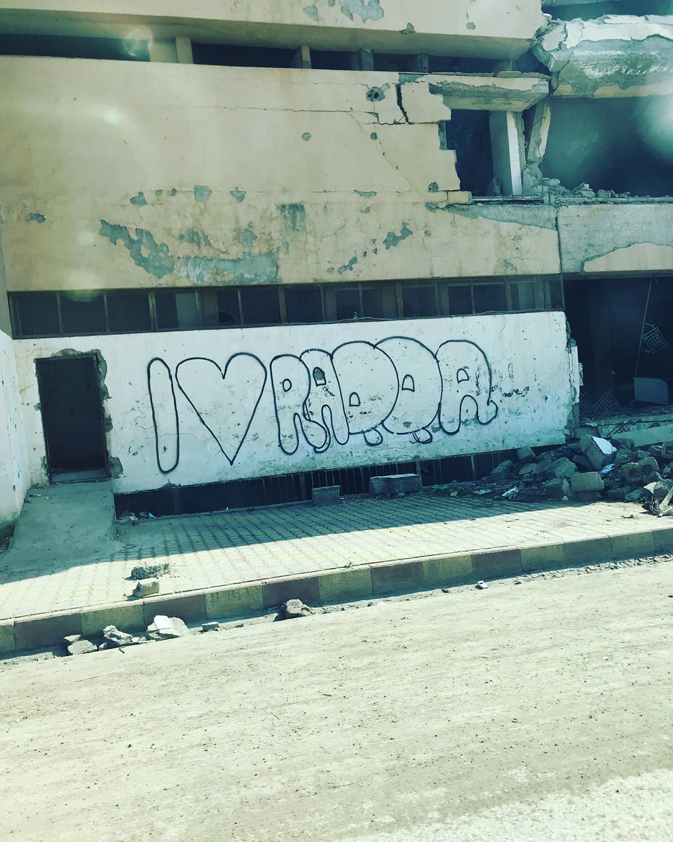 Carotte_Flo's tweet photo. Raqqa, la survivante - février 2019 #raqqa #syrie #apresdaesh #afterdaesh #vivre #survivre #tournage #shooting #aloestprod @AloestProd https://t.co/vqpP2jN2bx