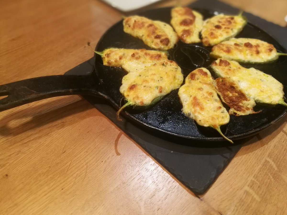 🌮Authentiques tacos chez Two Amigos à #Lyon Terreaux tourissima.fr/restaurant-mex… (photo : jalapenos 3 fromages)