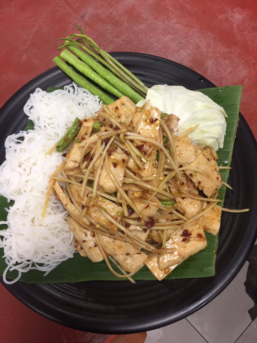 Petch002's tweet image. ส้มตำกับผู้ชาย อันไหนเเซ่บกว่า