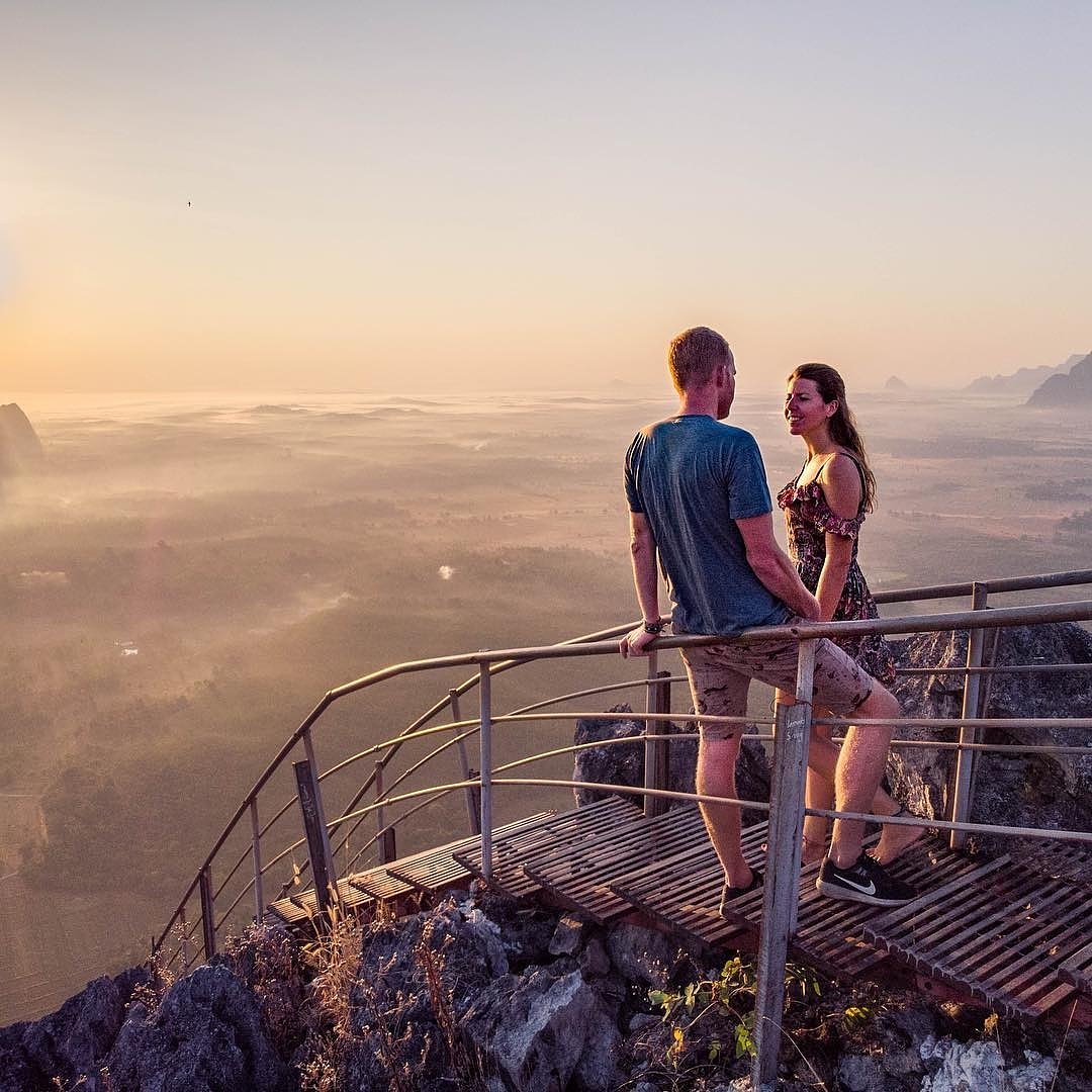 MyanmarTM's tweet photo. . A beautiful mountain from Mawlamyine. 💕If you have a chance to visit @hpa-an , please ahead to @taungwine.Thanks for sharing your loveable memory@unsettledcouple 💙
#mymyanmar #myanmarbeenchanted #kayinstate #mountain #coupletravel https://t.co/WLkQRcqUju