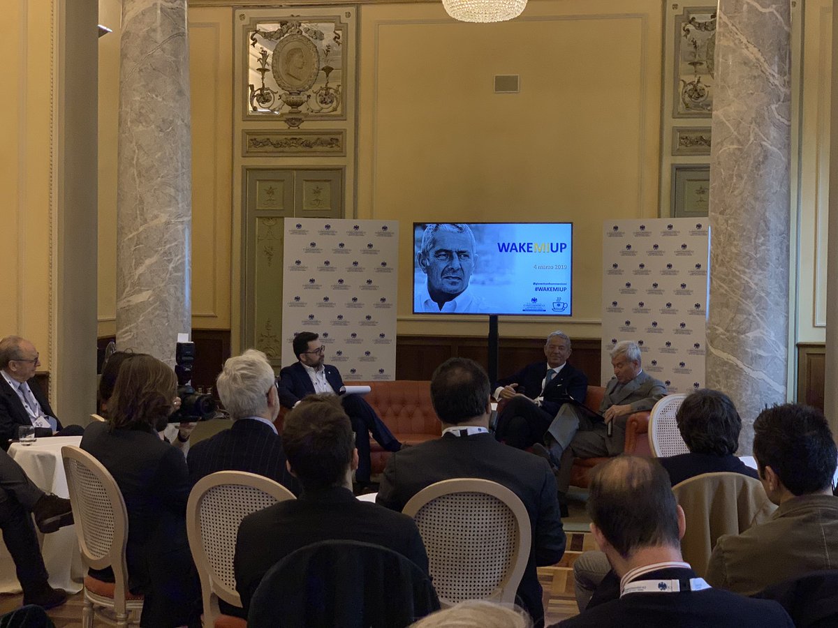 giovaniconfcoMI's tweet photo. #WakeMiUp - una colazione speciale questa mattina con un ospite d’eccezione. Carlo #Sangalli e Andrea Colzani intervistano Marco Buticchi, imprenditore, scrittore e bagnino. 
#confcommercio #GiovaniImprenditori @confcommercio https://t.co/PP2L7WBzJM