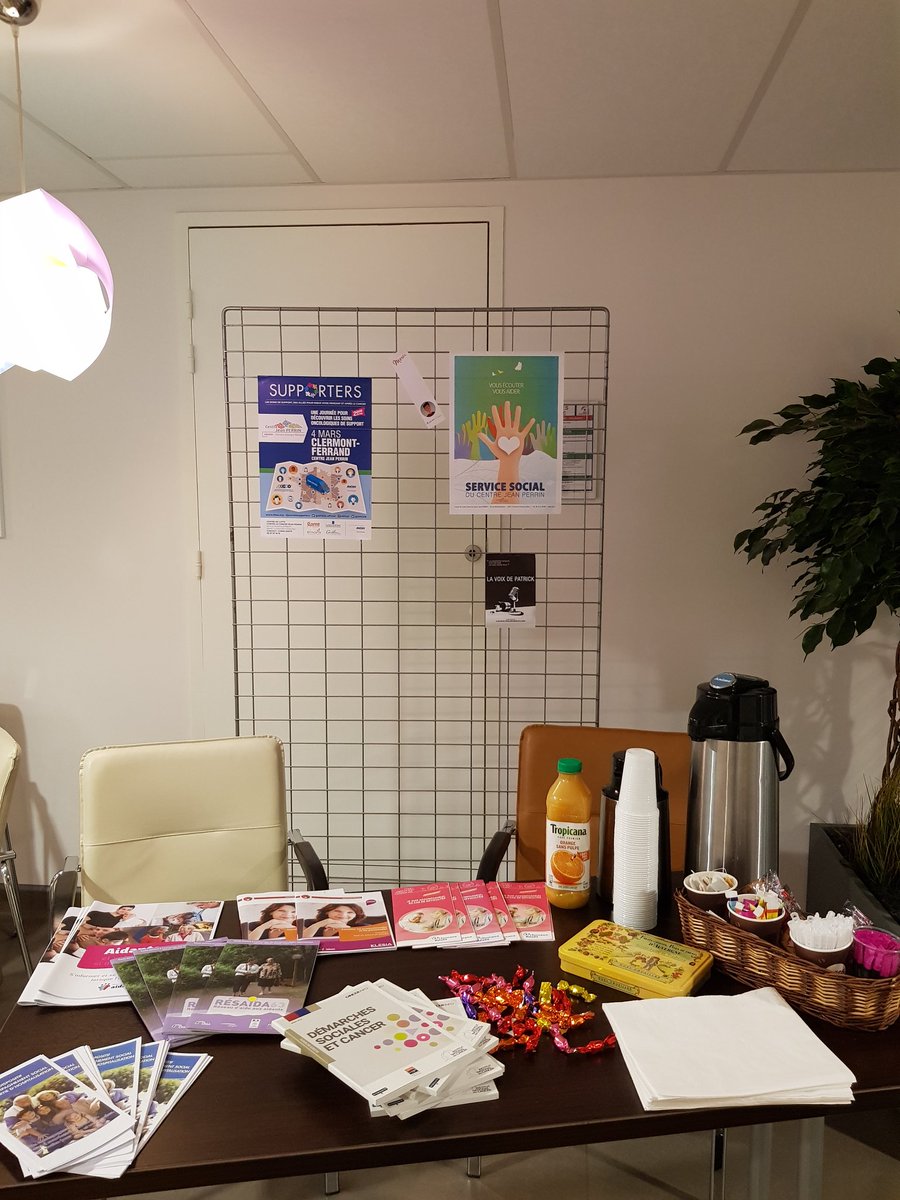 SocialOnco's tweet photo. Le service social du Centre Jean Perrin vous attend pour la #JourneeSupporters On a du café, des douceurs et des sourires 😊

 #SoinsdeSupport @AFSOS_officiel @AmgenFrance https://t.co/FJzNrm0JF7
